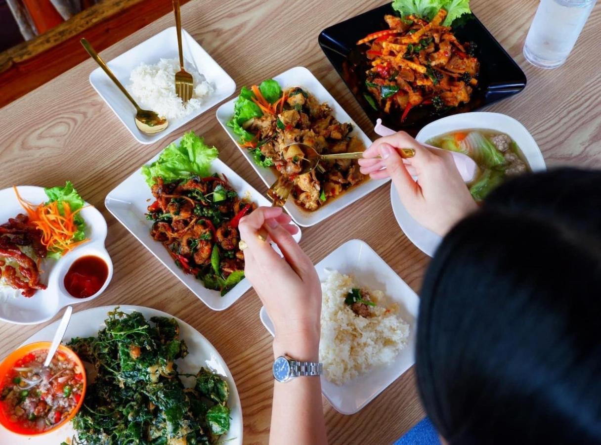 Srihome ยายศรีโฮมแอนแคมป์ปิ้ง Ban Don Tum Dış mekan fotoğraf
