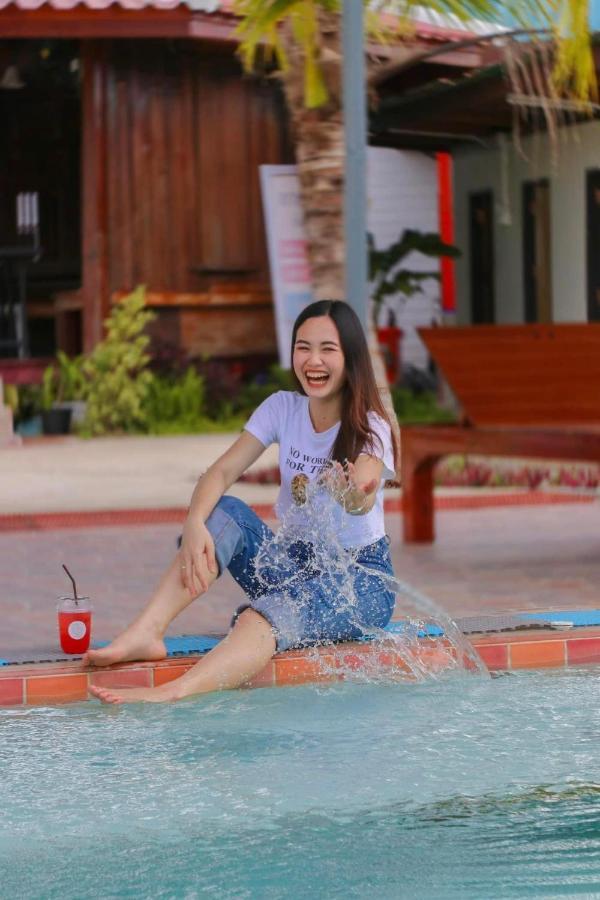 Srihome ยายศรีโฮมแอนแคมป์ปิ้ง Ban Don Tum Dış mekan fotoğraf